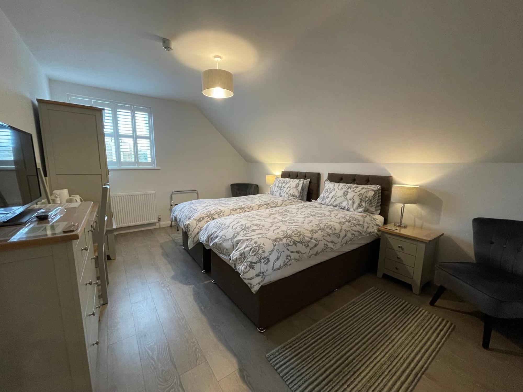Cotswold Hare Hotel ไซเร็นเซสเตอร์ ภายนอก รูปภาพ